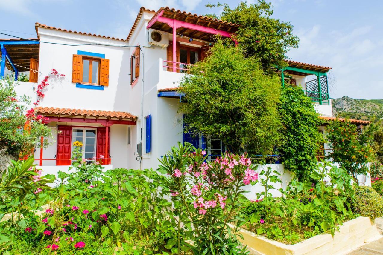 Sunflowers Apartments&Studios Marathókampos Exterior foto